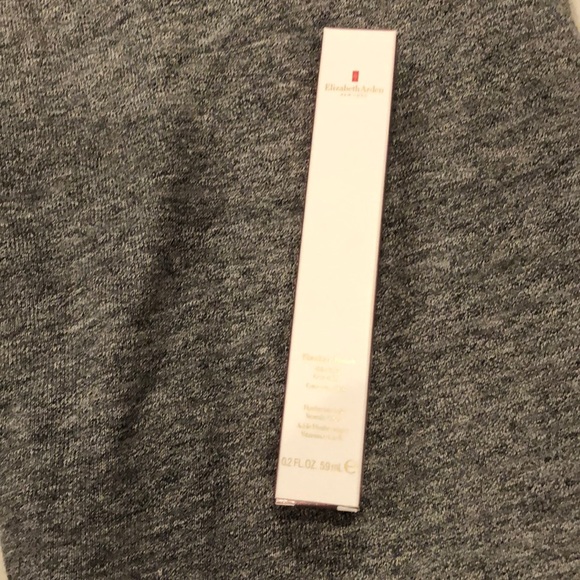 Elizabeth Arden Flawless Finish Skincaring Concealer .2 FL oz - Picture 2 of 5